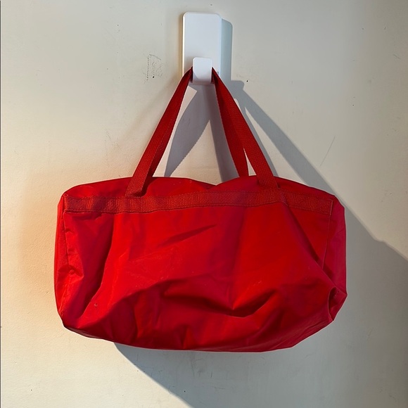 Vintage Budweiser Red Nylon Duffel Bag with Tassle - Picture 4 of 6